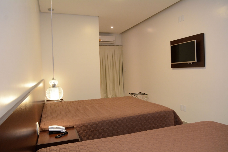 Luxo — Excellence Plaza Hotel
